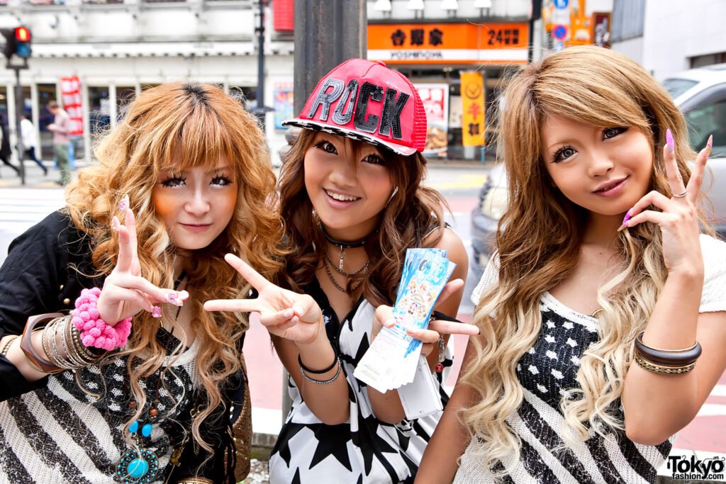 Gyaru fashion